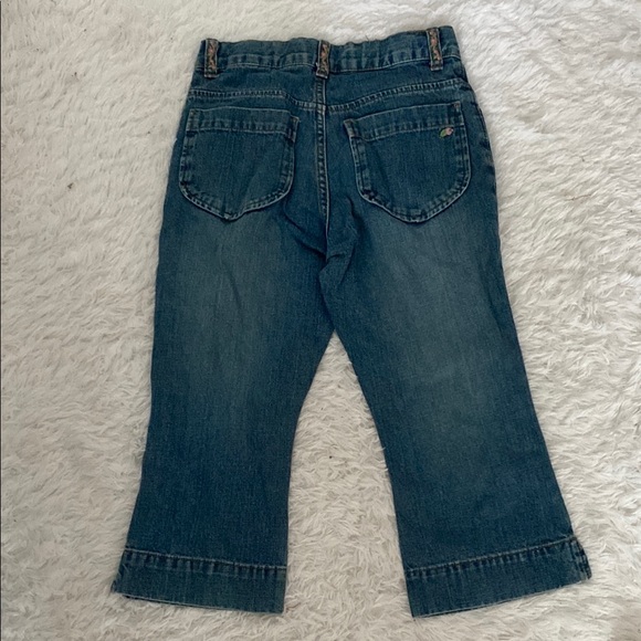 GAP Girl’s Capri Jeans with Floral Embroidery - Picture 3 of 5